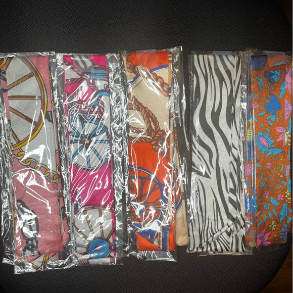 🎀Set of 2 Twilly Scarves 🎀 - Picture 2 of 5